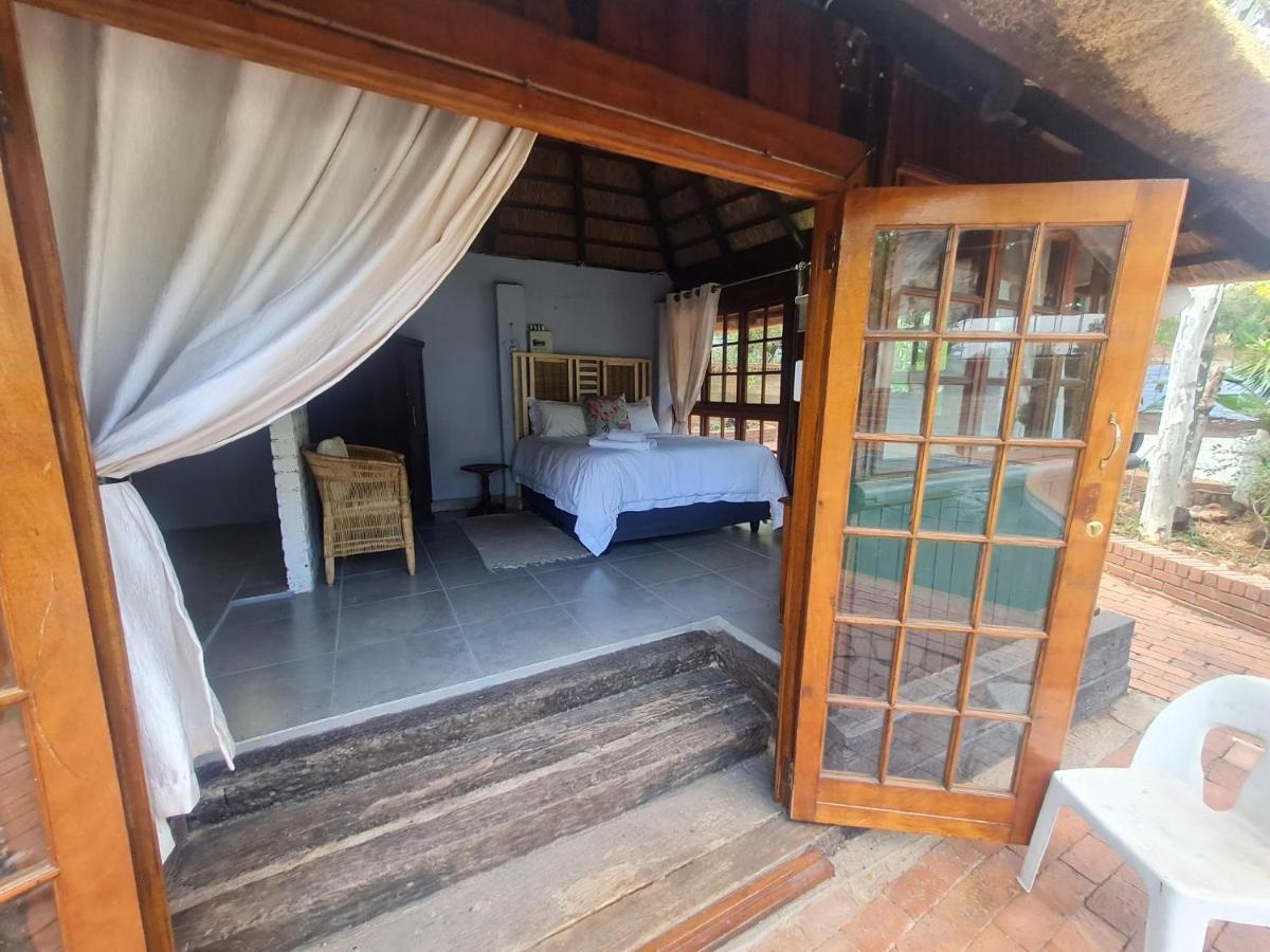 60 On Monica, 6 Bedroom Lesedi Lodge, 하트비스푸르트 외부 사진