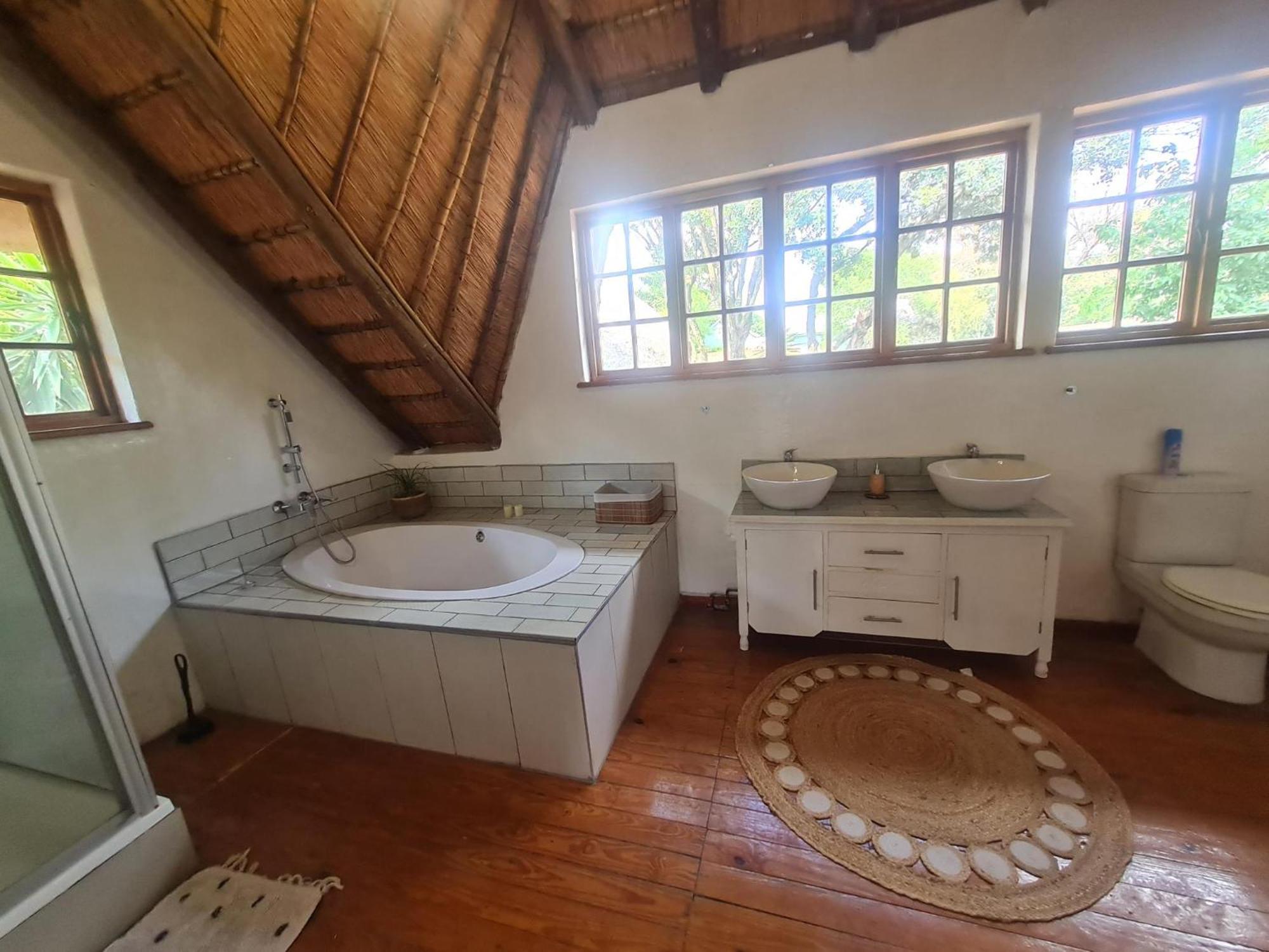 60 On Monica, 6 Bedroom Lesedi Lodge, 하트비스푸르트 외부 사진
